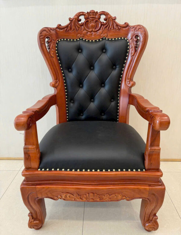 Ghế lãnh đạo gỗ